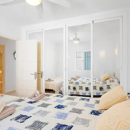 2bdr Waves & Cliffs Getaway Апартаменты